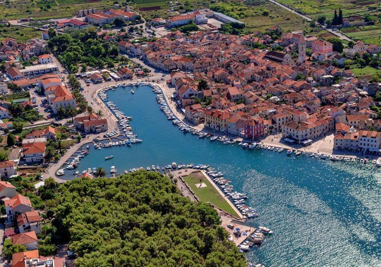 Apartman Tudor Stari Grad  Exteriör bild