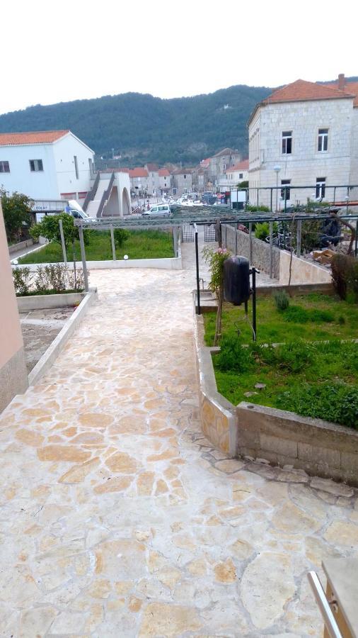 Apartman Tudor Stari Grad  Exteriör bild