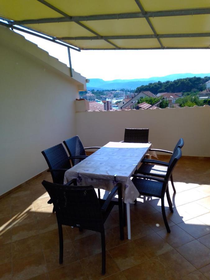 Apartman Tudor Stari Grad  Exteriör bild